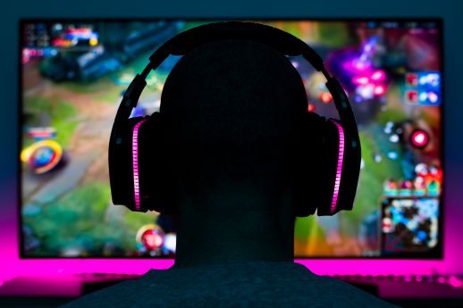photo of a gamer man playing a video game. Addiction counseling in Pearland, gaming, substance abuse